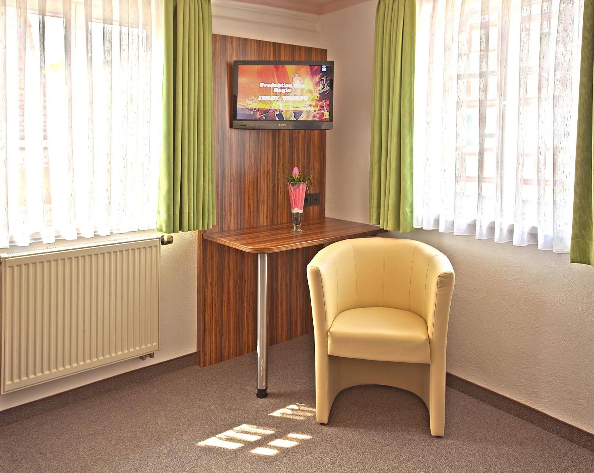 Hotel Garni Goldene Traube Bad Windsheim Luaran gambar