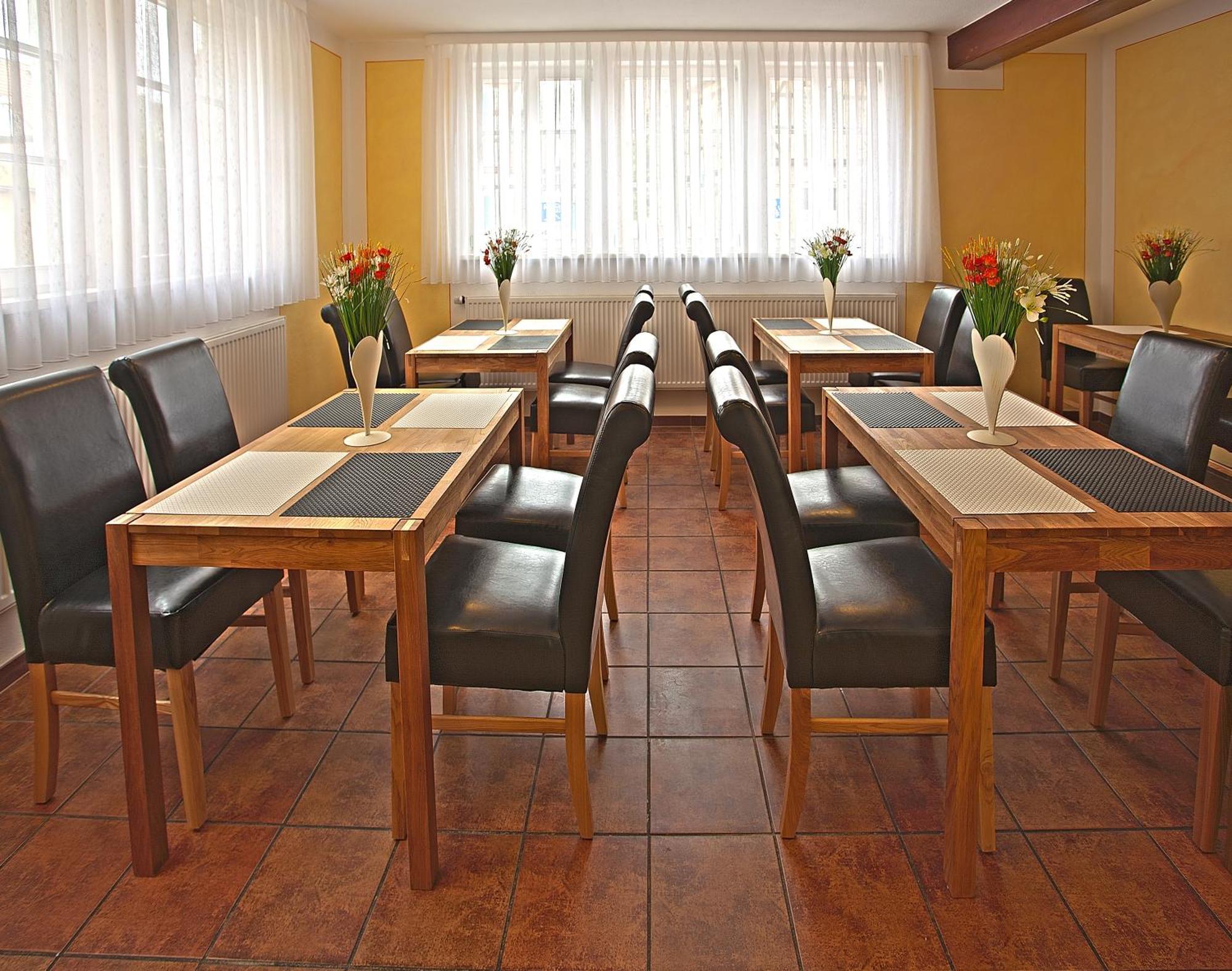 Hotel Garni Goldene Traube Bad Windsheim Luaran gambar