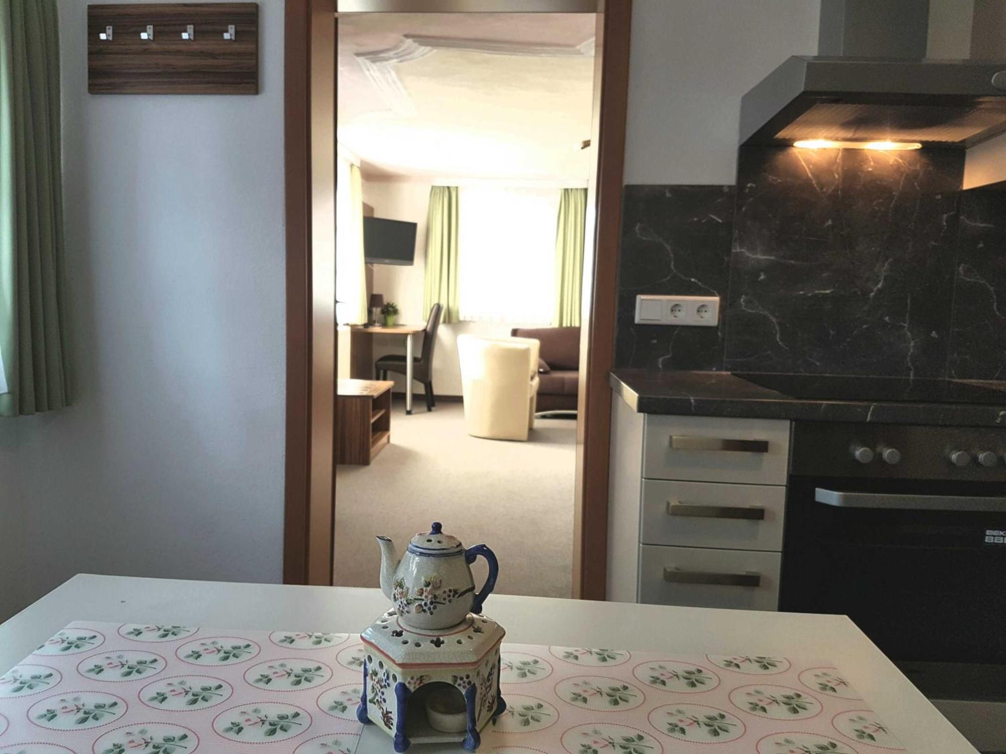 Hotel Garni Goldene Traube Bad Windsheim Luaran gambar