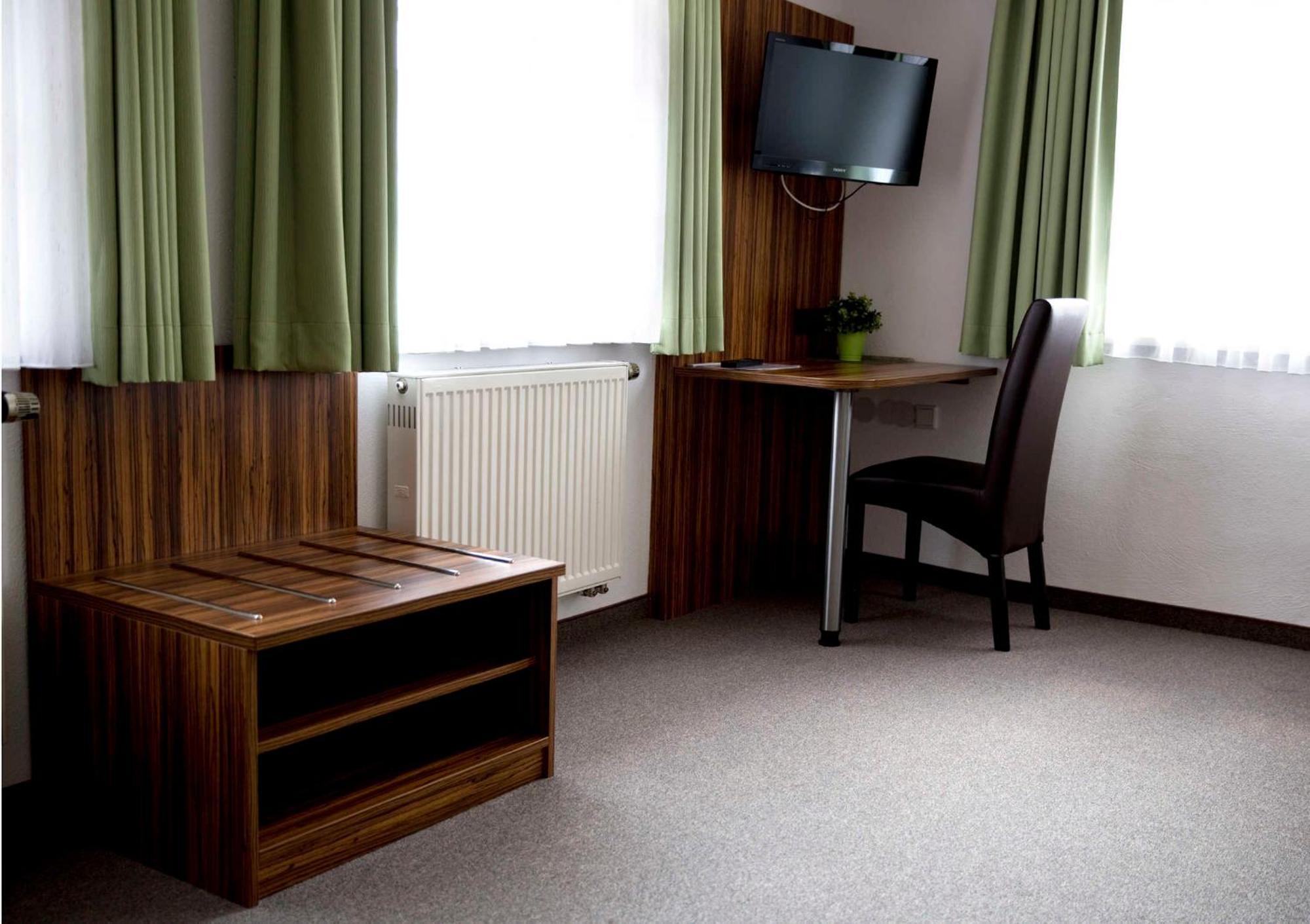 Hotel Garni Goldene Traube Bad Windsheim Luaran gambar