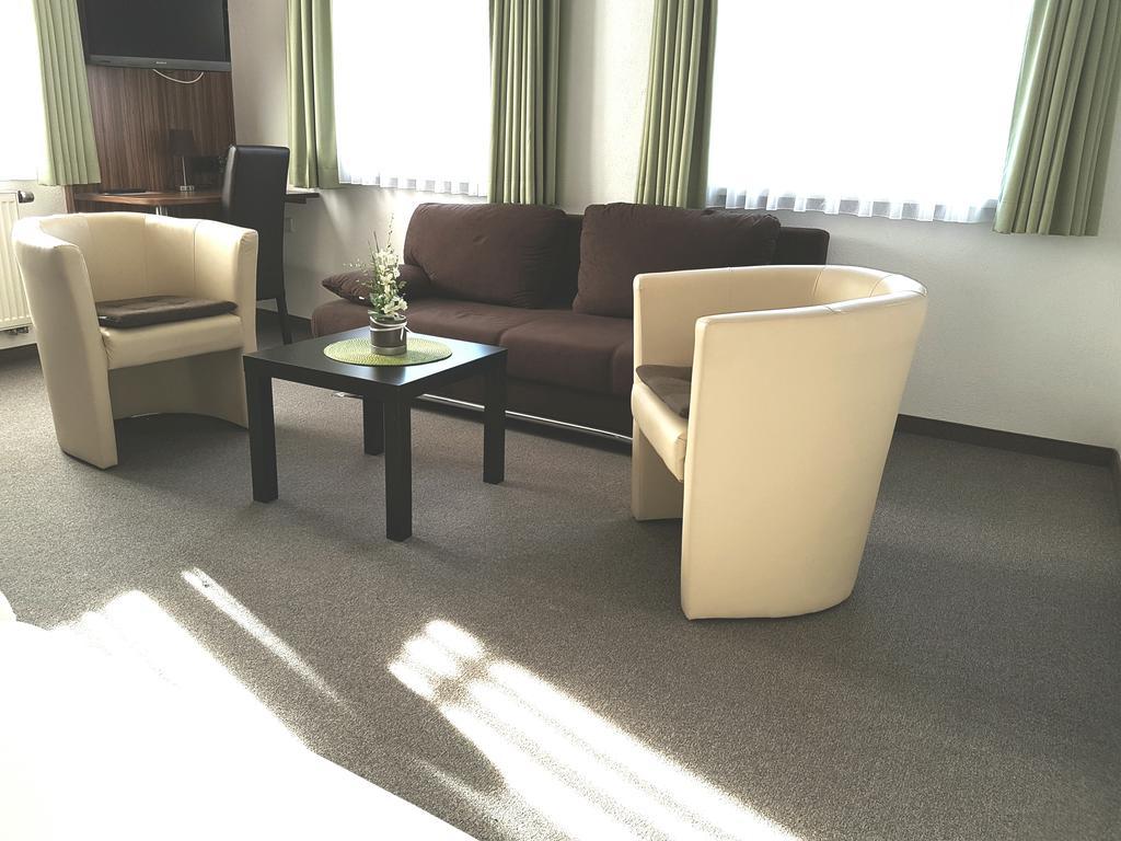 Hotel Garni Goldene Traube Bad Windsheim Luaran gambar