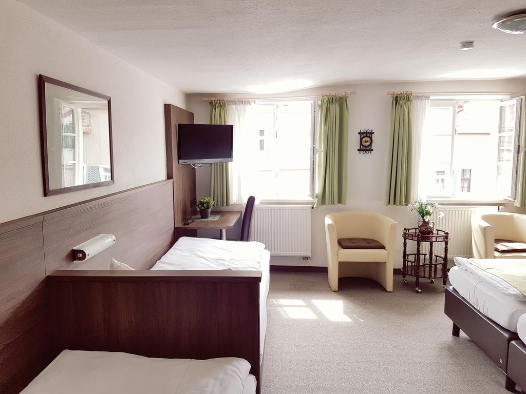 Hotel Garni Goldene Traube Bad Windsheim Luaran gambar