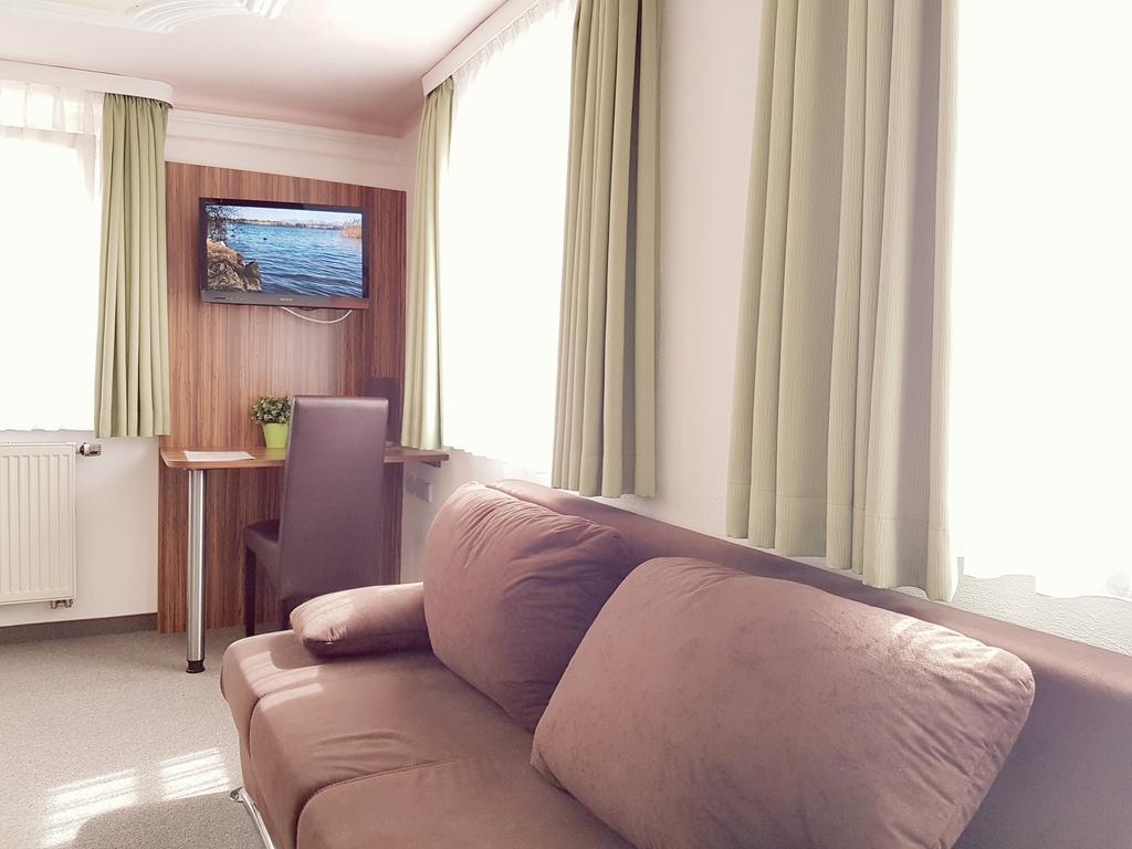 Hotel Garni Goldene Traube Bad Windsheim Luaran gambar