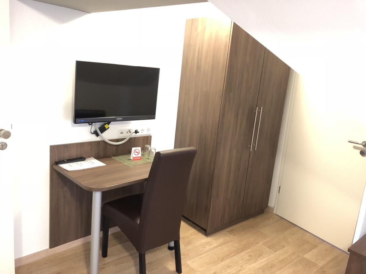 Hotel Garni Goldene Traube Bad Windsheim Luaran gambar