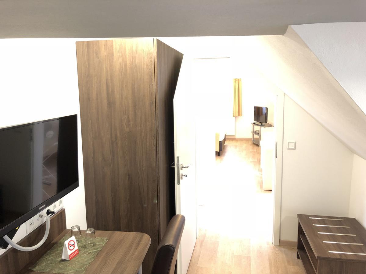 Hotel Garni Goldene Traube Bad Windsheim Luaran gambar