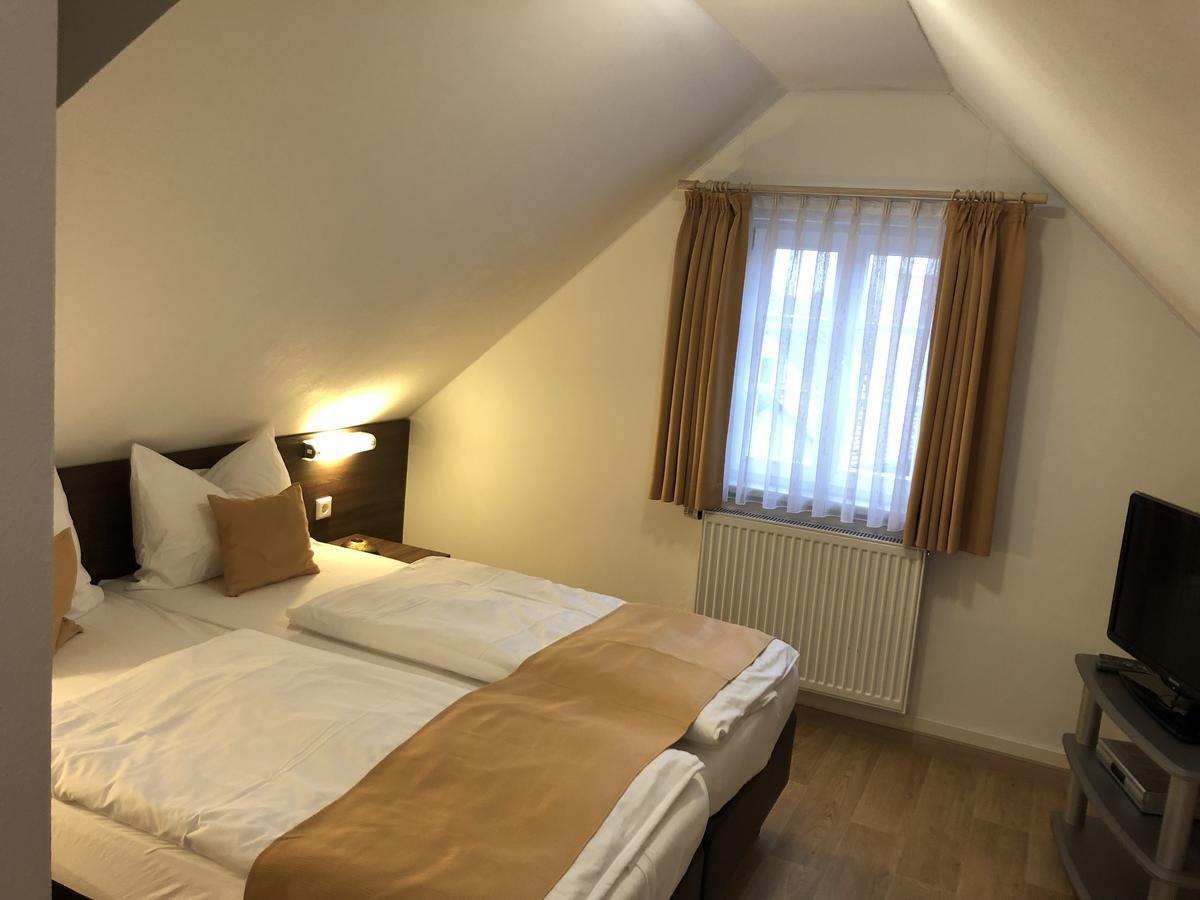Hotel Garni Goldene Traube Bad Windsheim Luaran gambar