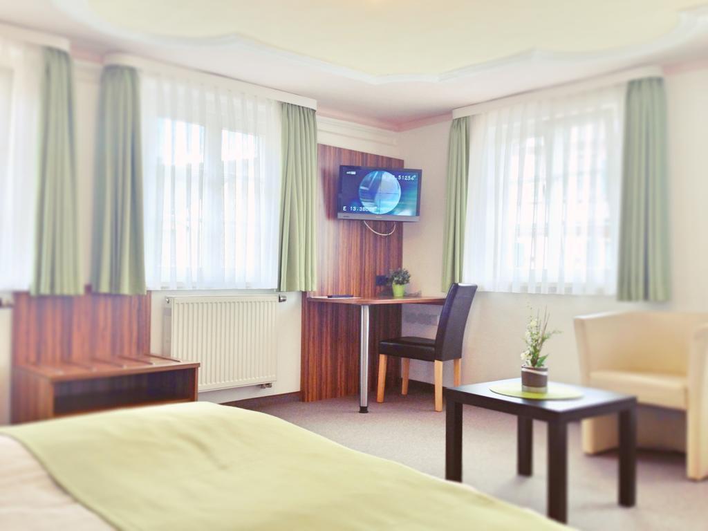 Hotel Garni Goldene Traube Bad Windsheim Bilik gambar
